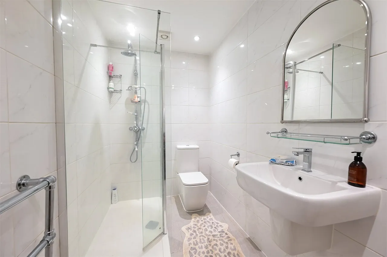 Grenadier Road, Ash Vale, Guildford, Surrey, GU12 5DT, photo 11