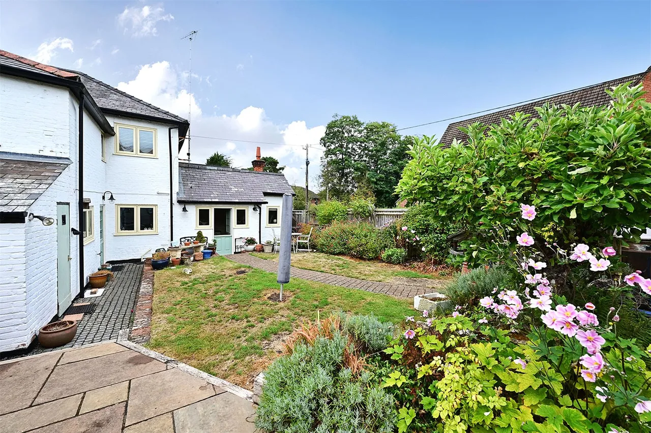 Grenadier Road, Ash Vale, Guildford, Surrey, GU12 5DT, photo 2