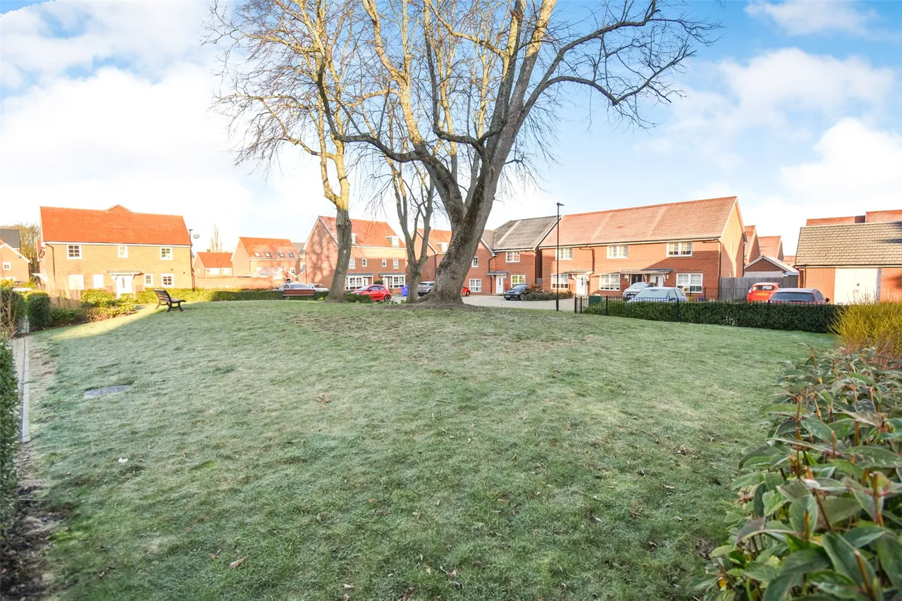 Barossa Road, Wellesley, Aldershot, Hampshire, GU11 4DT, photo 8