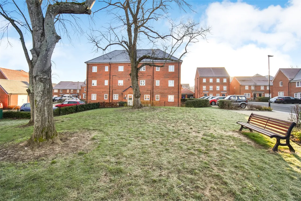 Barossa Road, Wellesley, Aldershot, Hampshire, GU11 4DT, photo 15