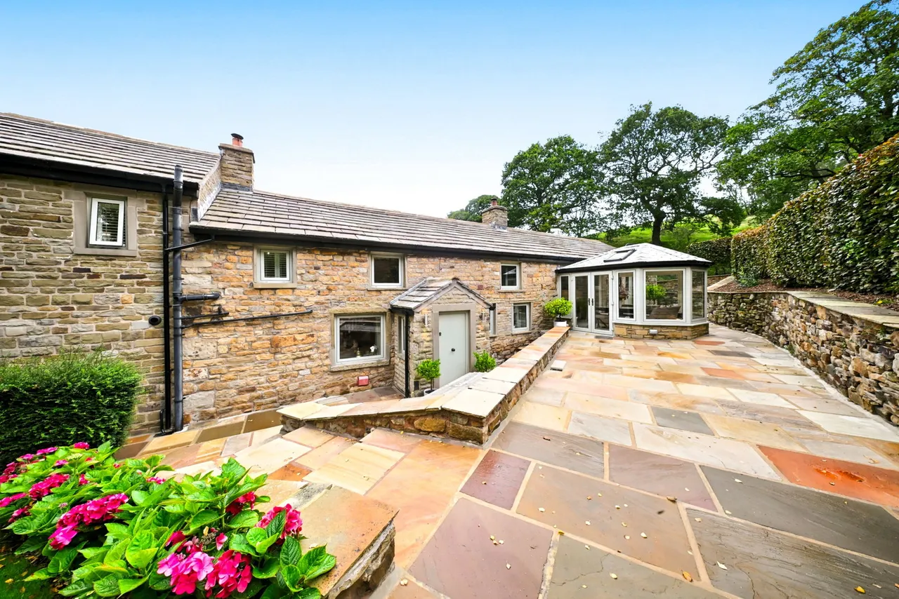 Burnley Road, Cliviger, BB10, photo 68