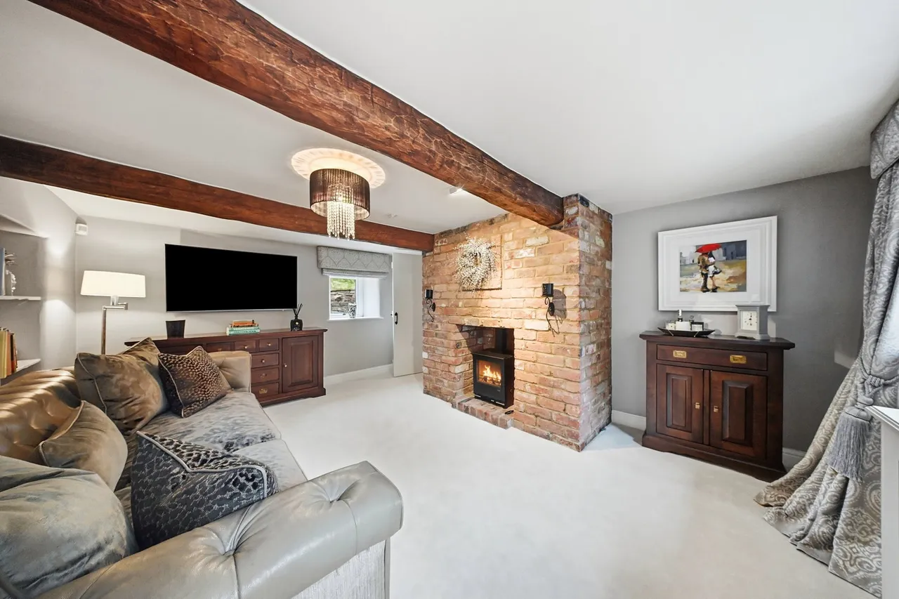Burnley Road, Cliviger, BB10, photo 12