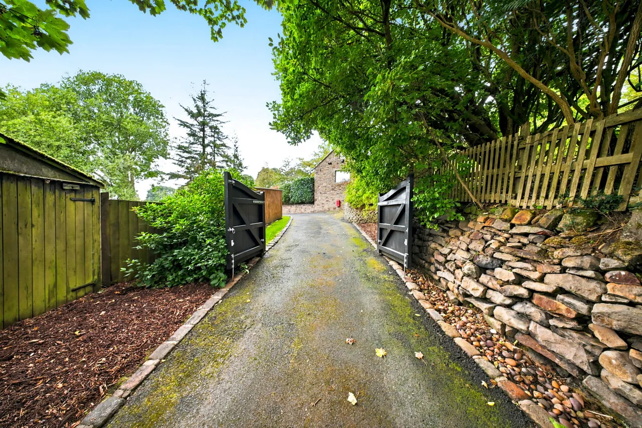 Burnley Road, Cliviger, BB10, photo 83