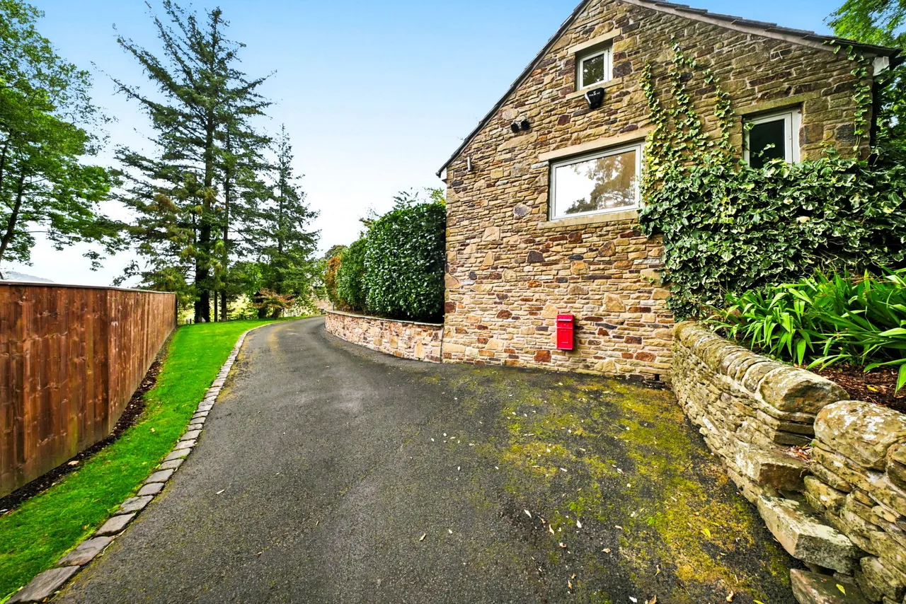 Burnley Road, Cliviger, BB10, photo 84