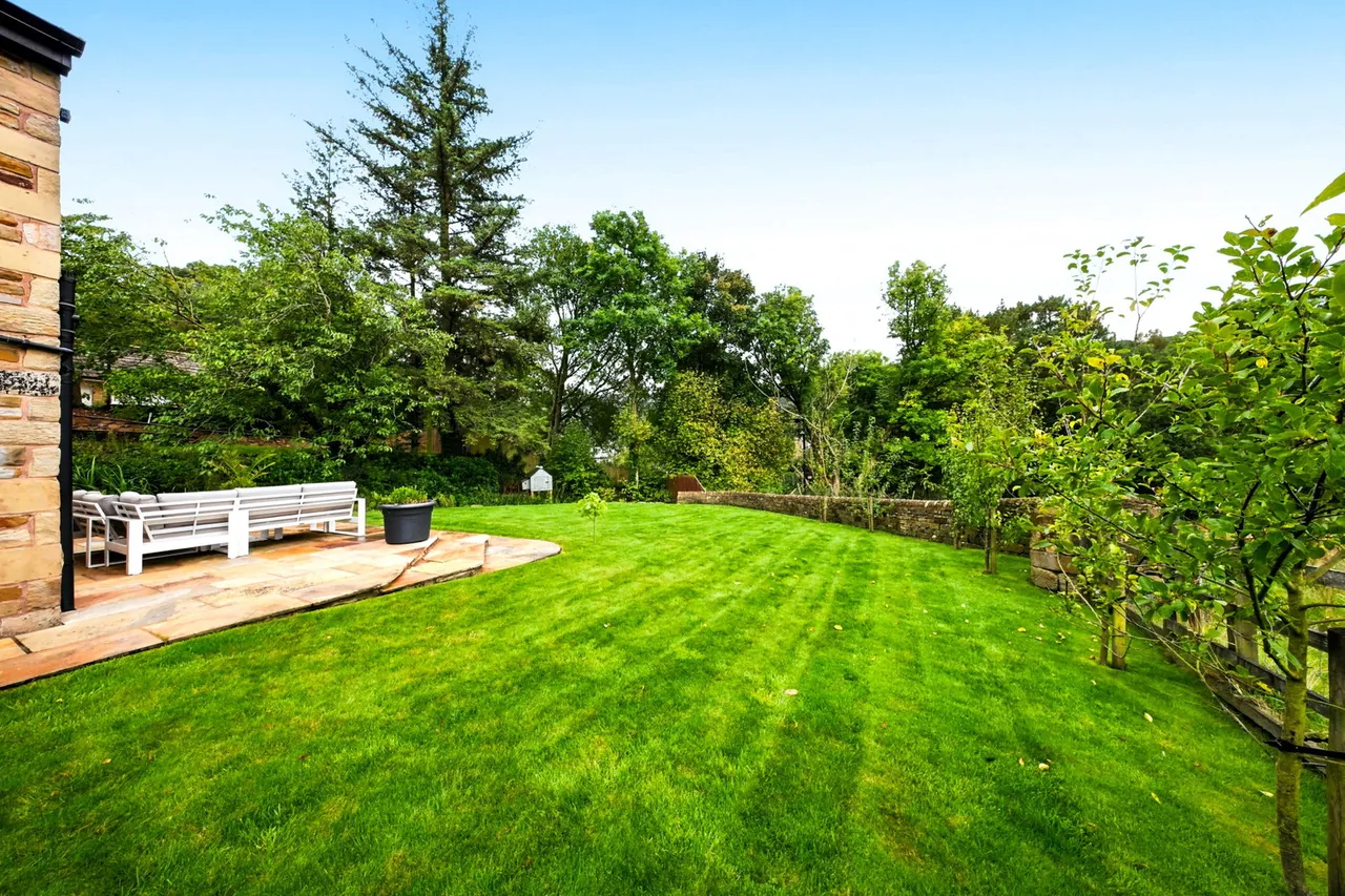 Burnley Road, Cliviger, BB10, photo 31