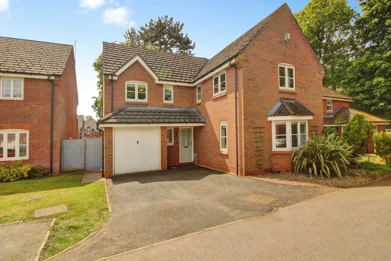 4 bed house for sale, Selwyn Road, Burntwood, WS7