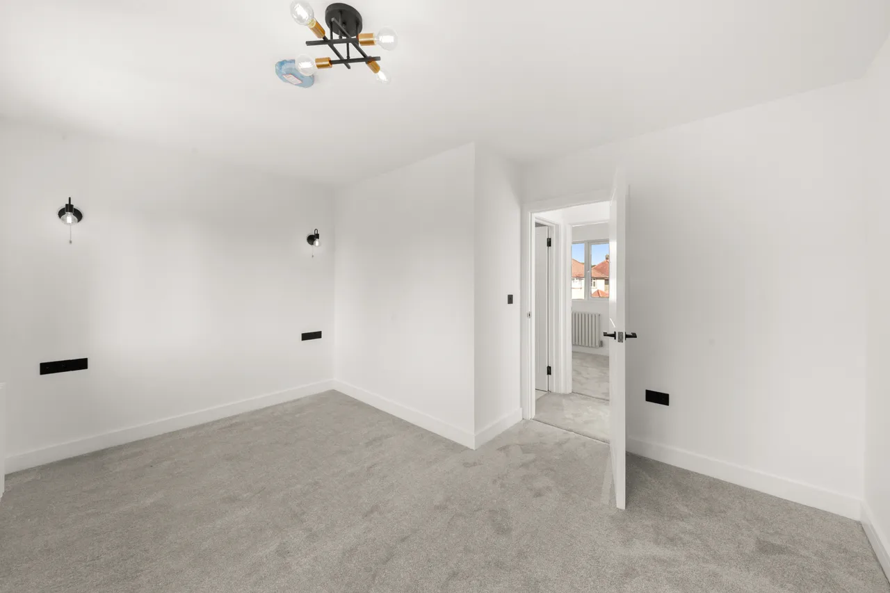 Hayman Crescent, Hayes, UB4, photo 13