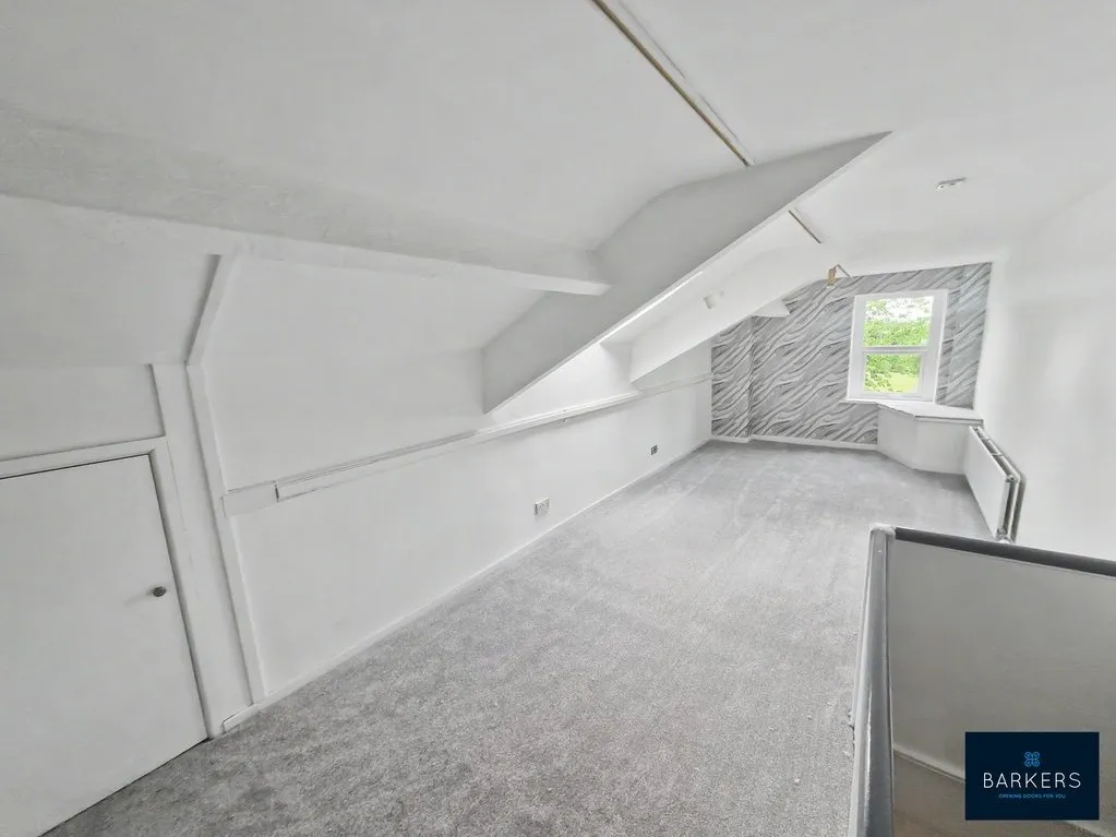 New Toftshaw, East Bierley BD4 6QN, photo 9