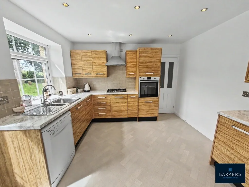 New Toftshaw, East Bierley BD4 6QN, photo 6