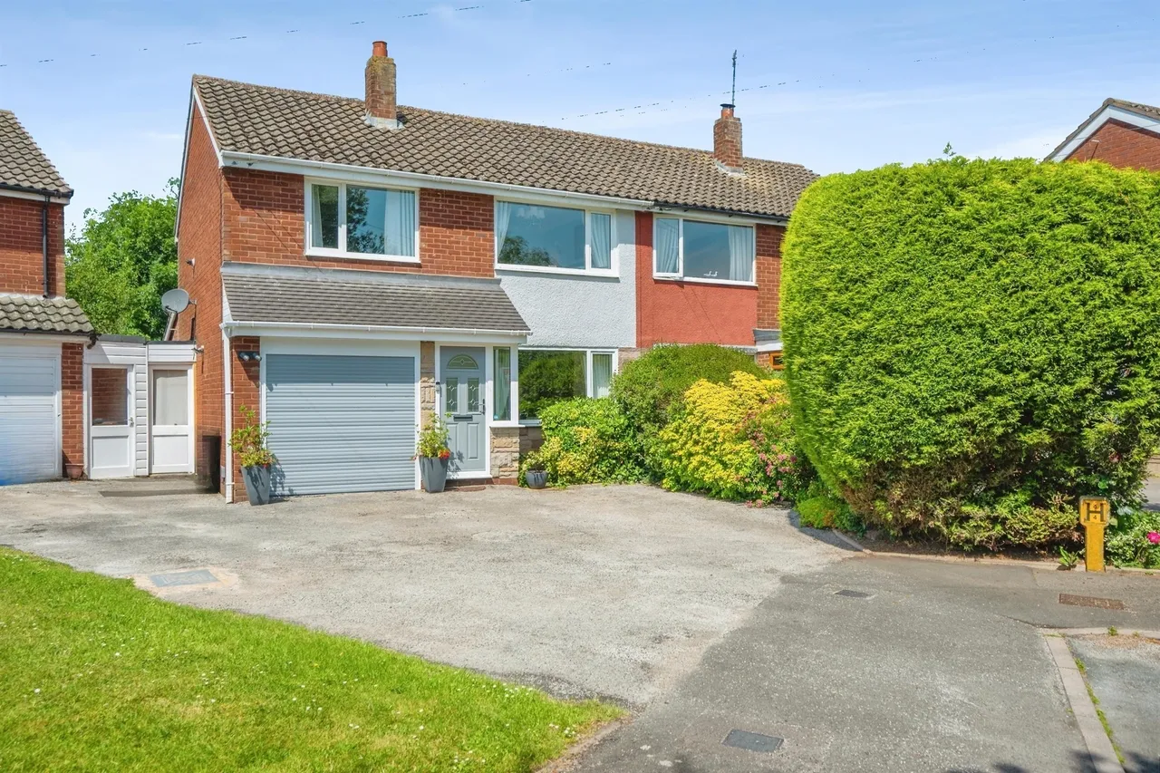 3 bed house for sale, Thornes Croft, Stonnall, WS9