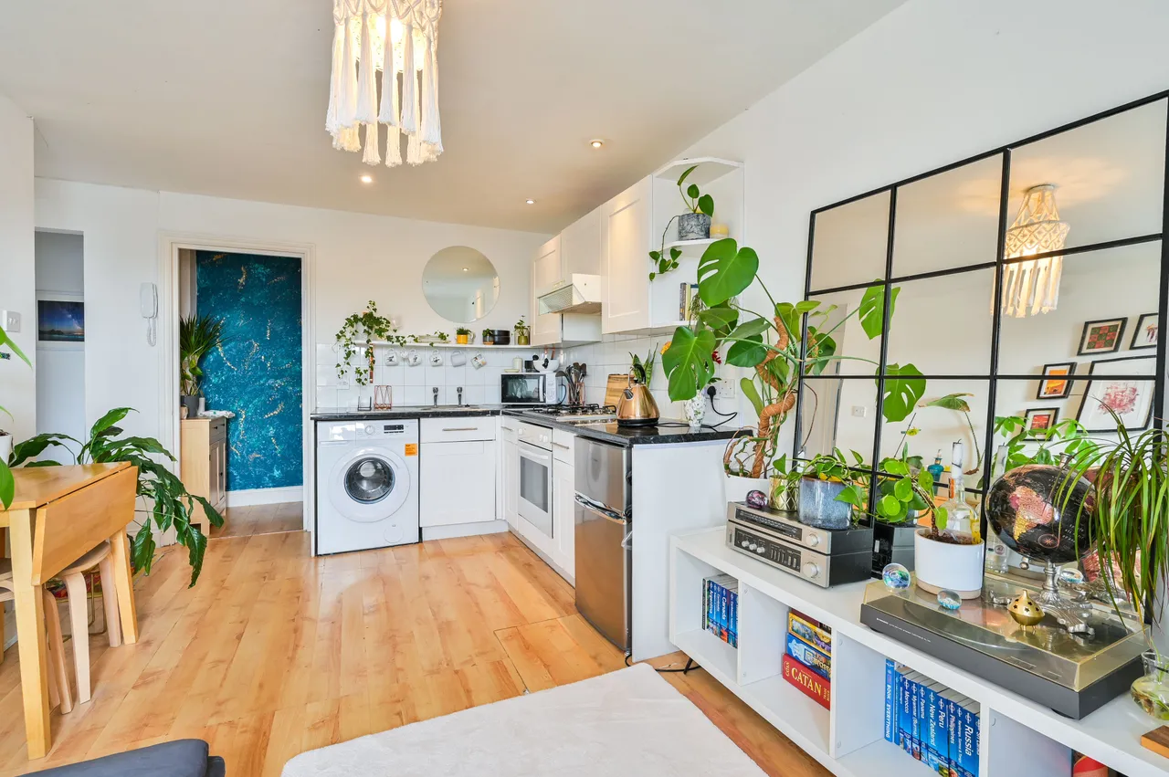 Flat 5, 114 Peckham High Street, London, photo 5