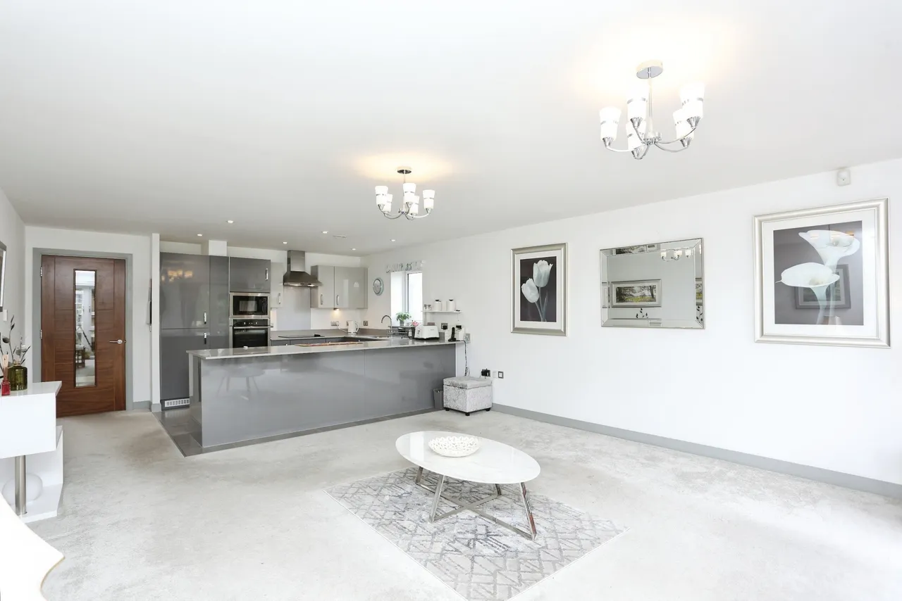 2 bed flat for sale — 57 Albemarle Road, Beckenham