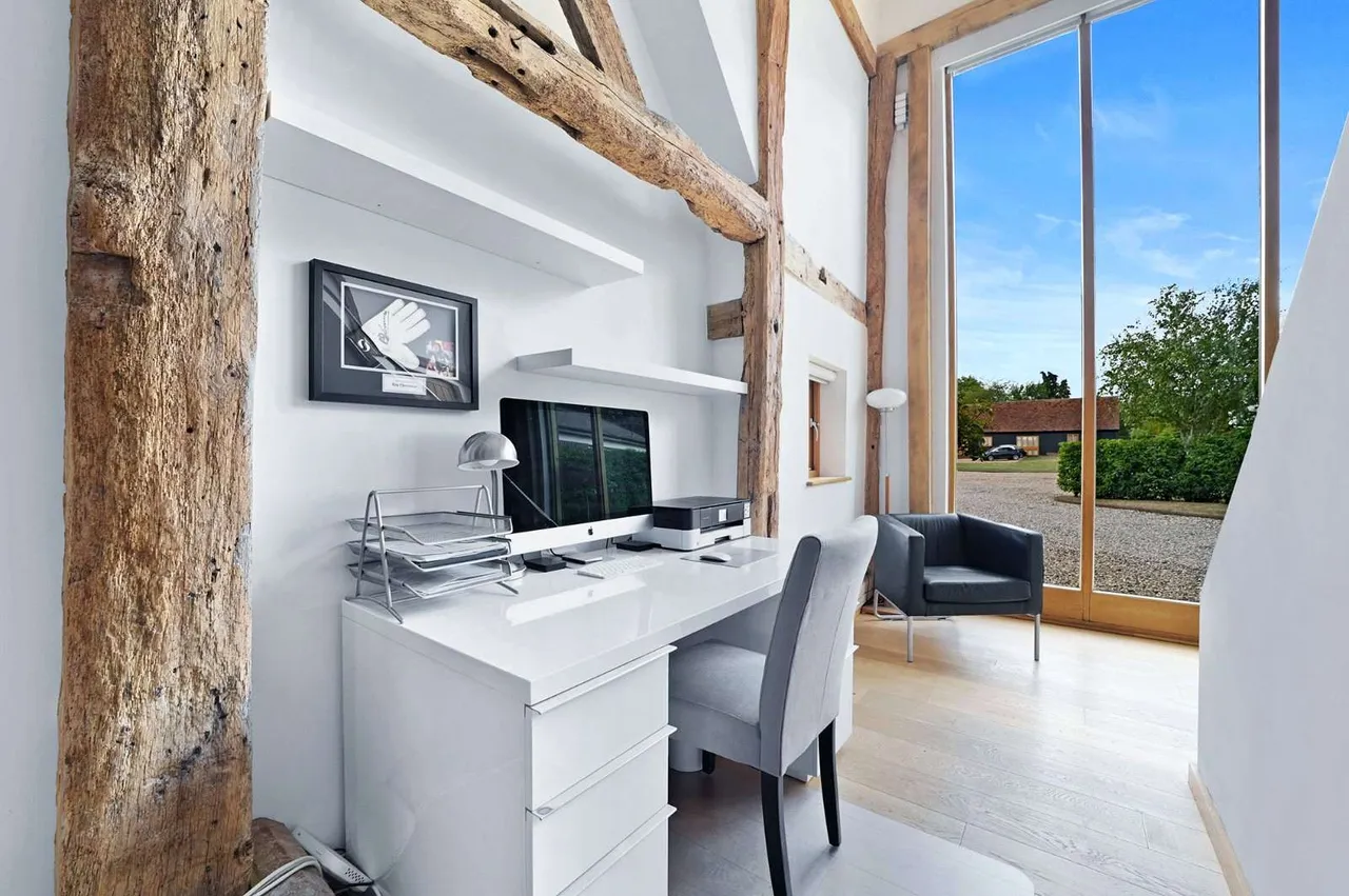 Clapton Hall Lane, Dunmow, Essex, CM6 1JG, photo 6
