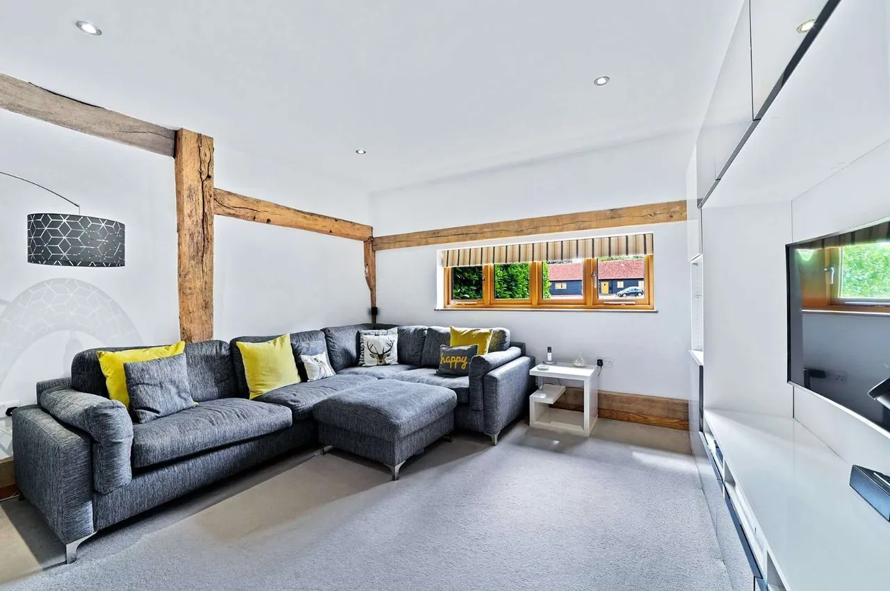 Clapton Hall Lane, Dunmow, Essex, CM6 1JG, photo 9