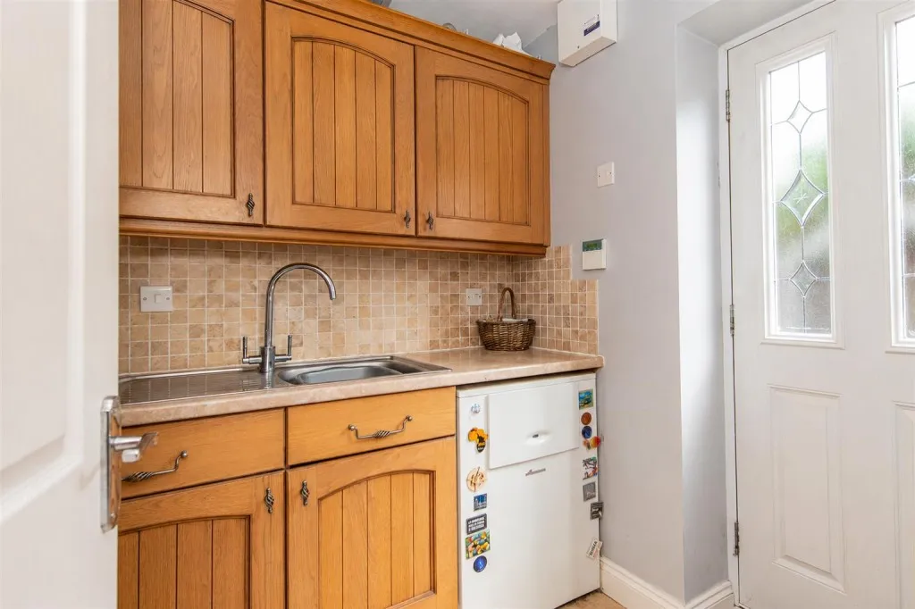 Harlestone Road, Duston, photo 11