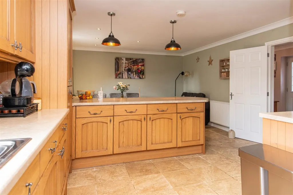 Harlestone Road, Duston, photo 10