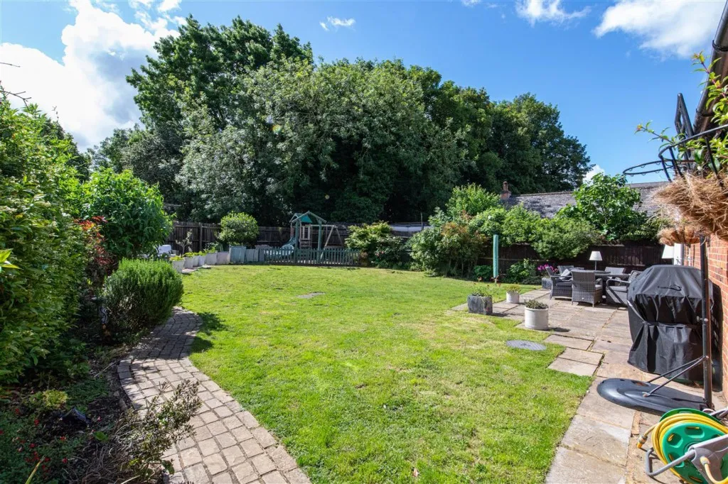 Harlestone Road, Duston, photo 22