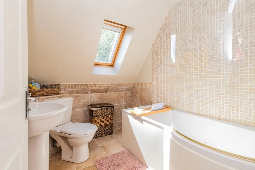 Harlestone Road, Duston, photo 18