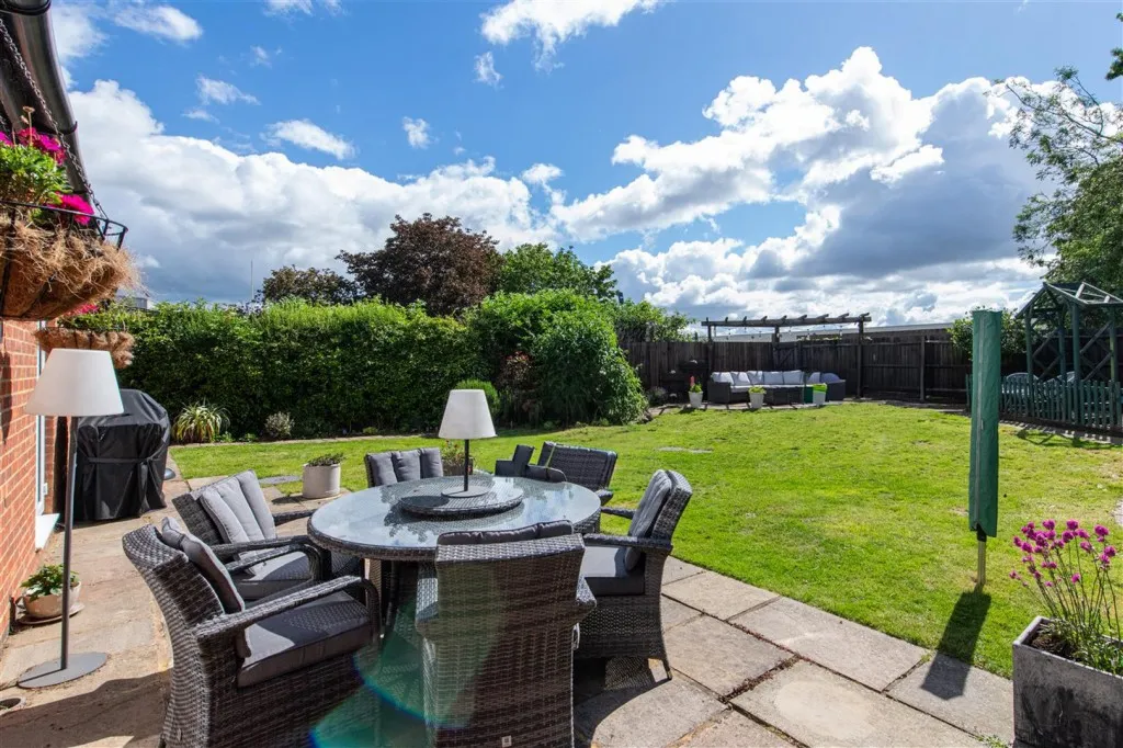 Harlestone Road, Duston, photo 20