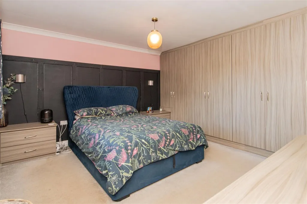 Harlestone Road, Duston, photo 14