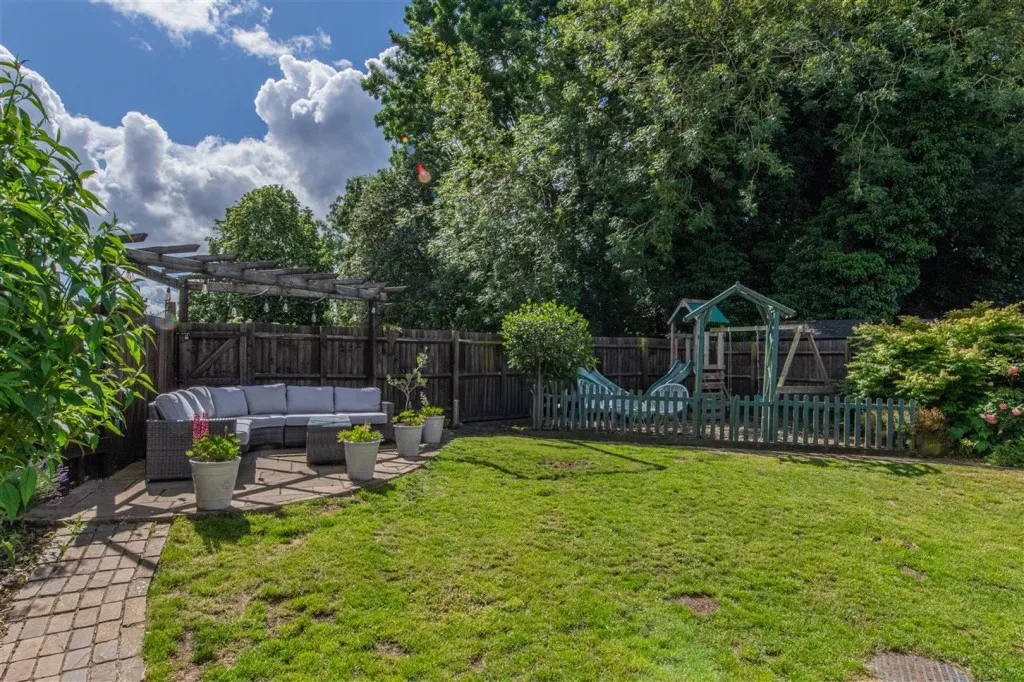 Harlestone Road, Duston, photo 21