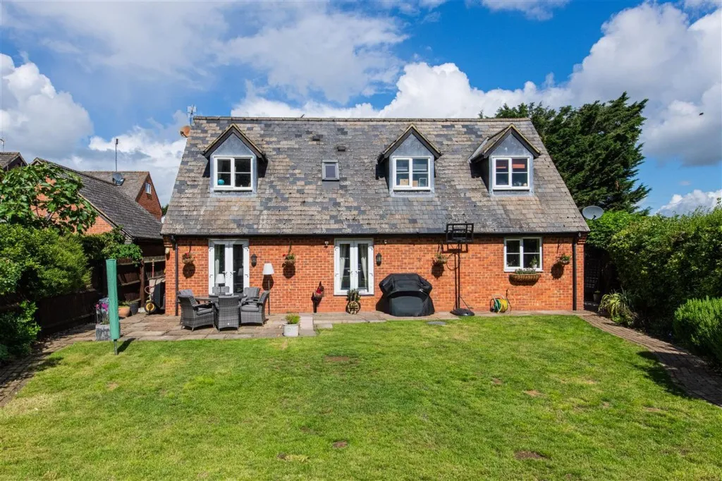 4 bed house for sale, Harlestone Road, Duston