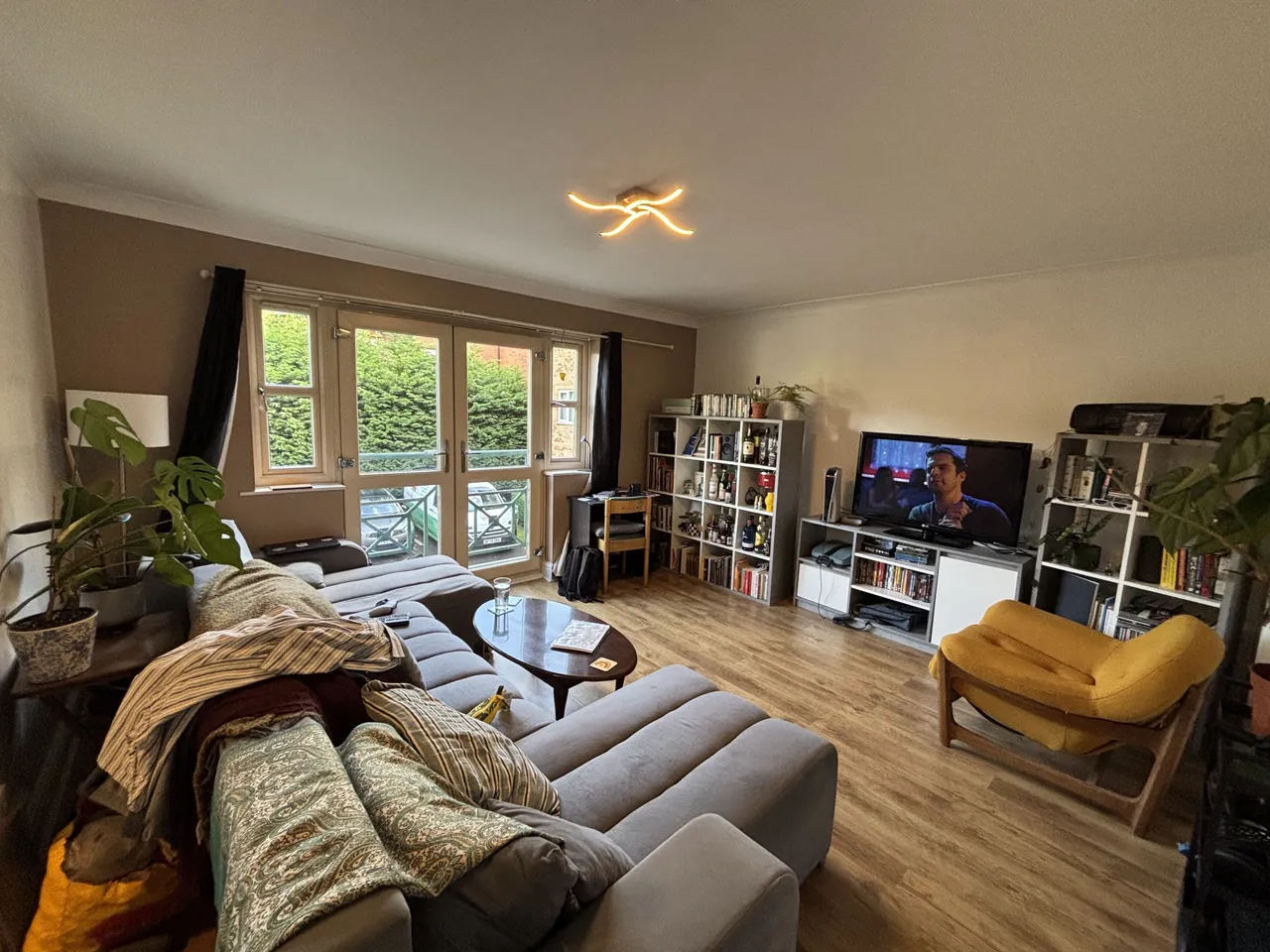 Brompton Avenue, L17, photo 2