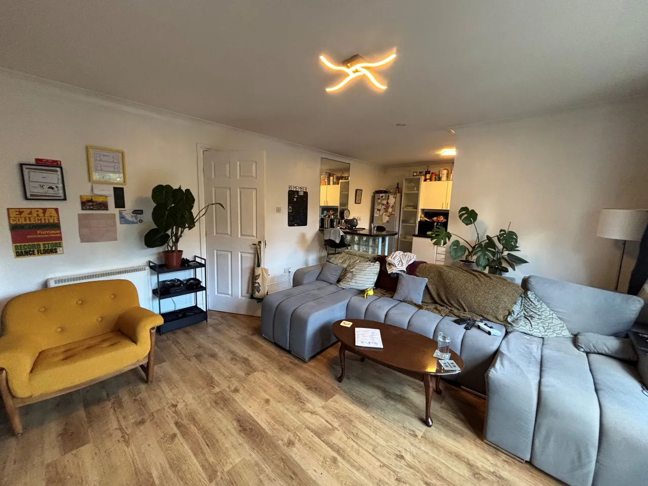 Brompton Avenue, L17, photo 3