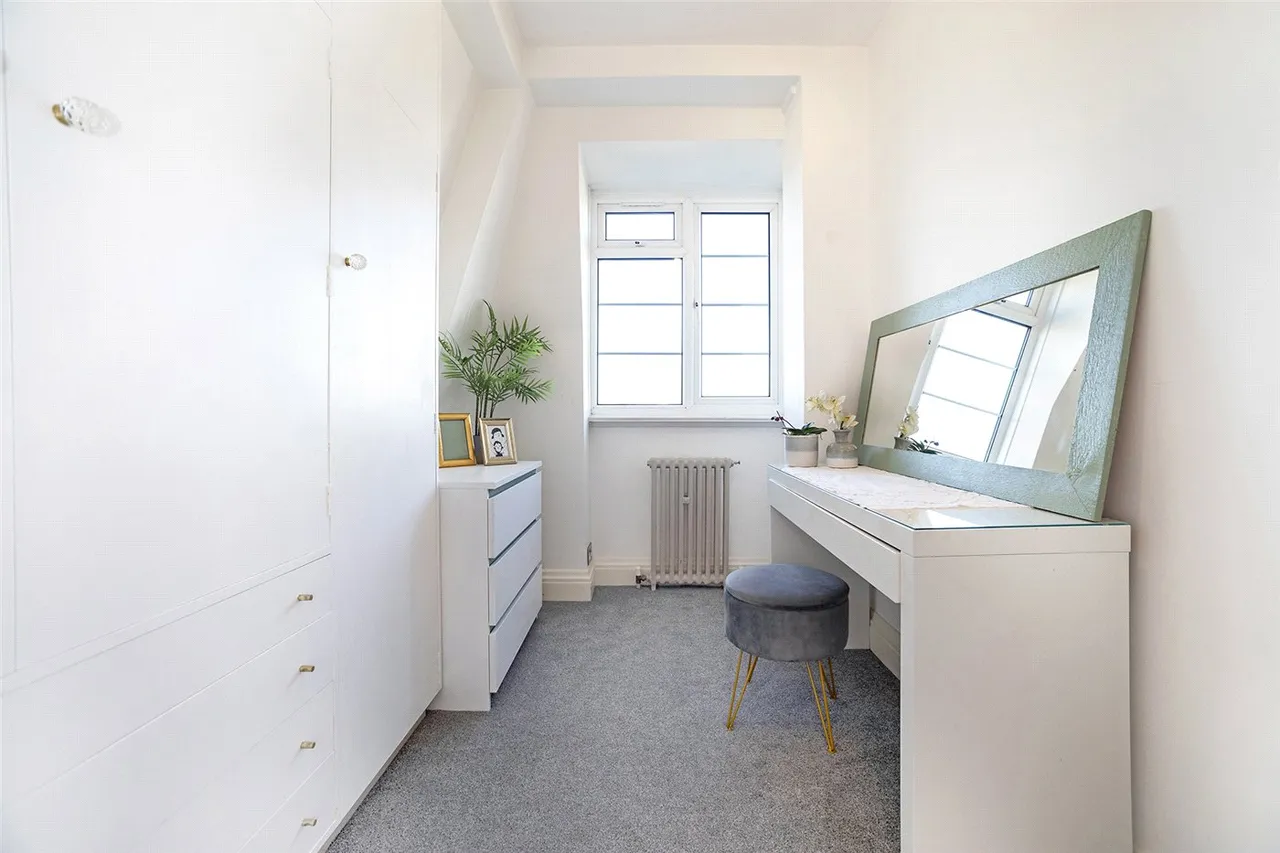 Marlborough Court, Pembroke Road, Kensington, W8, photo 6