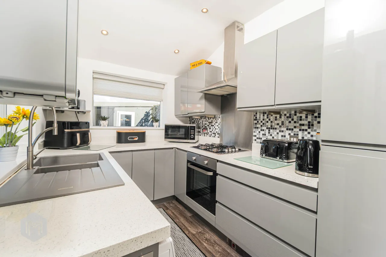 Ainsworth Road, Bury, BL8 2RS, photo 3