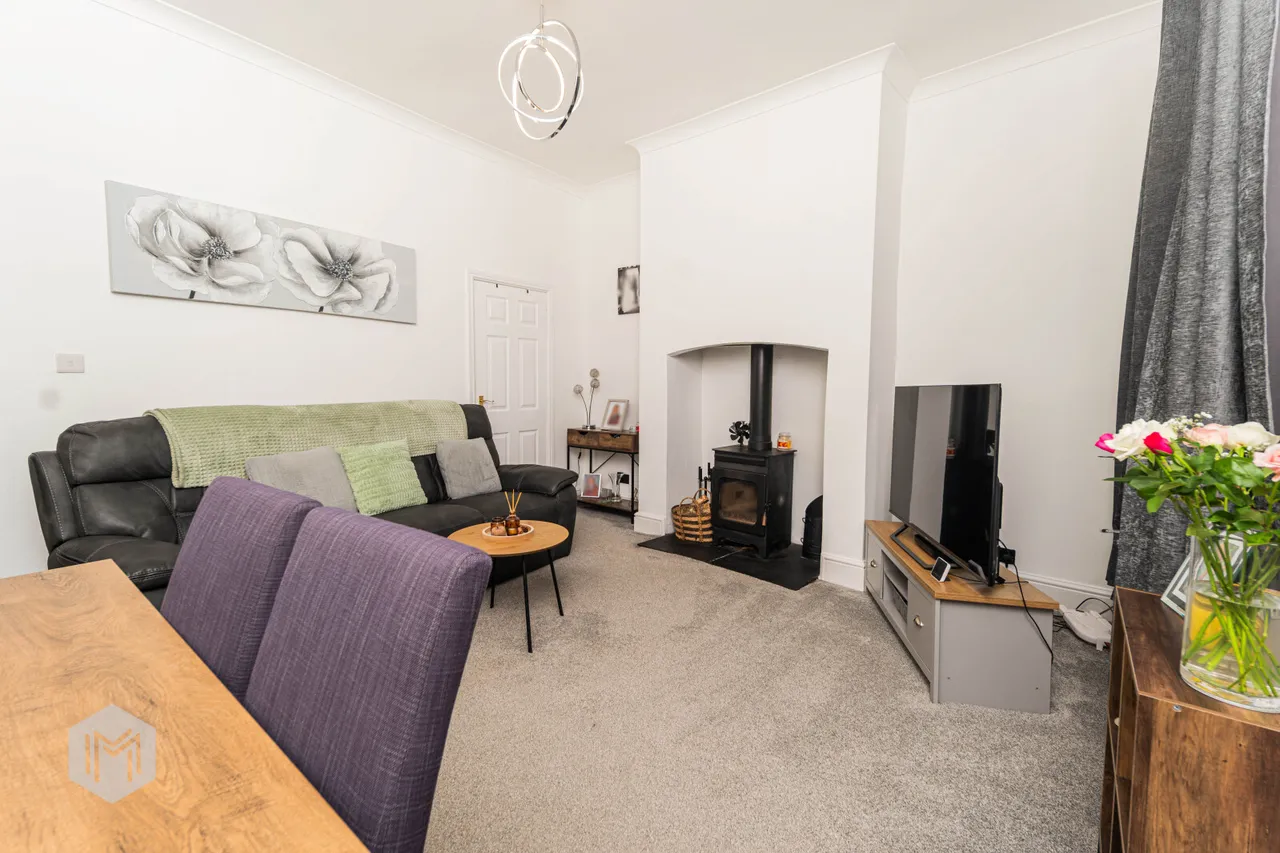 Ainsworth Road, Bury, BL8 2RS, photo 2