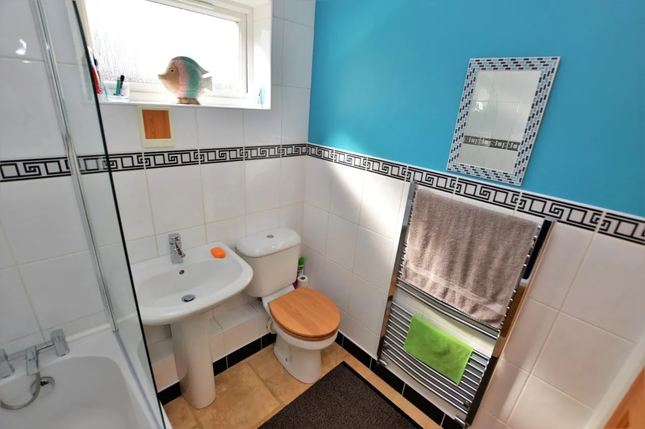 Featherby Drive, Leicester, LE2, photo 7