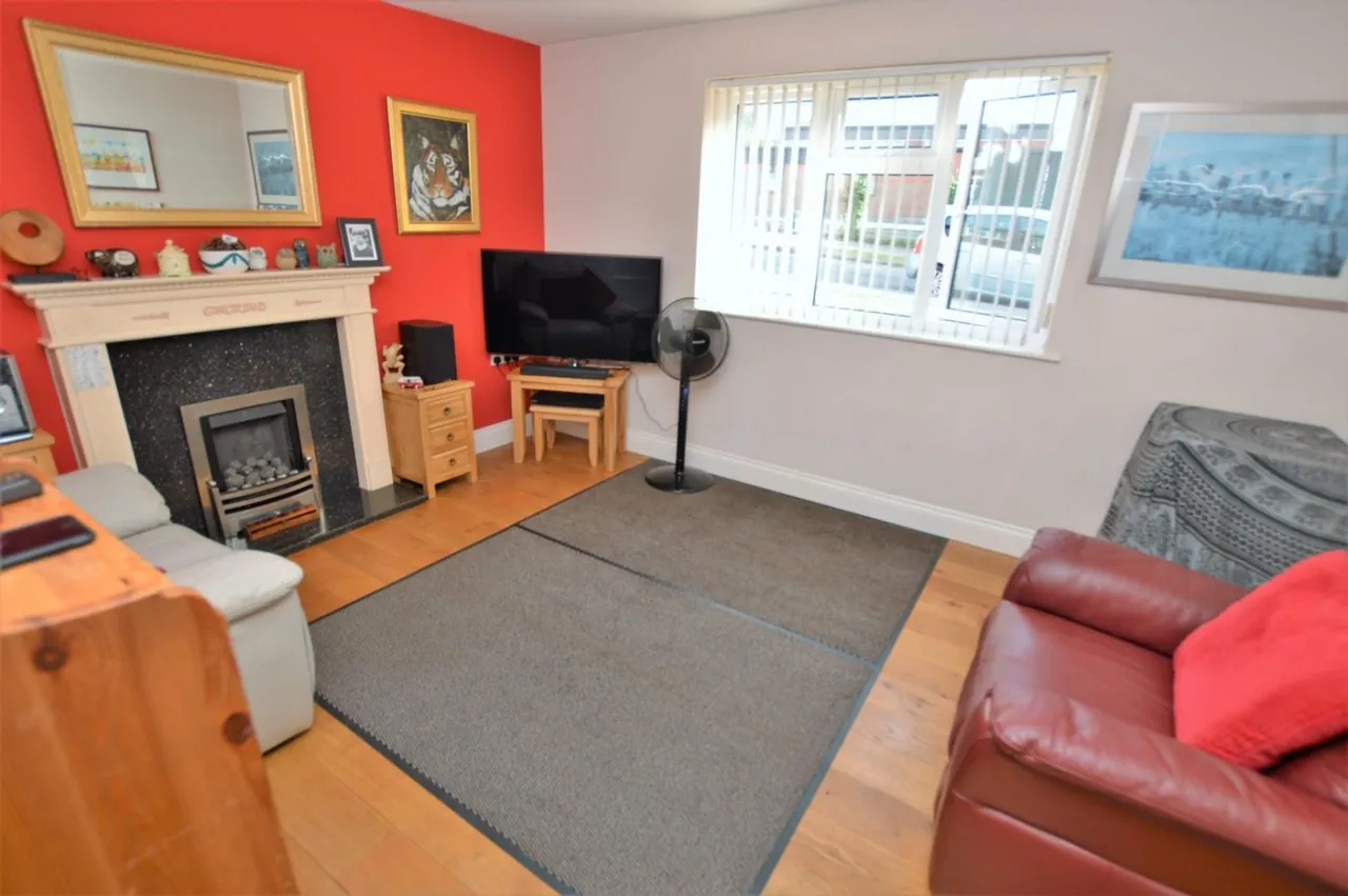 Featherby Drive, Leicester, LE2, photo 3