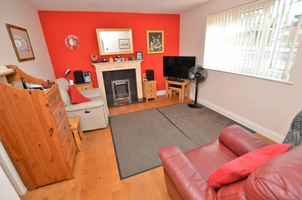 Featherby Drive, Leicester, LE2, photo 2