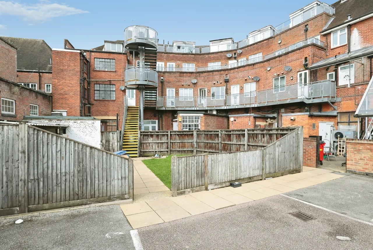 Easton Street, High Wycombe, HP11, photo 12