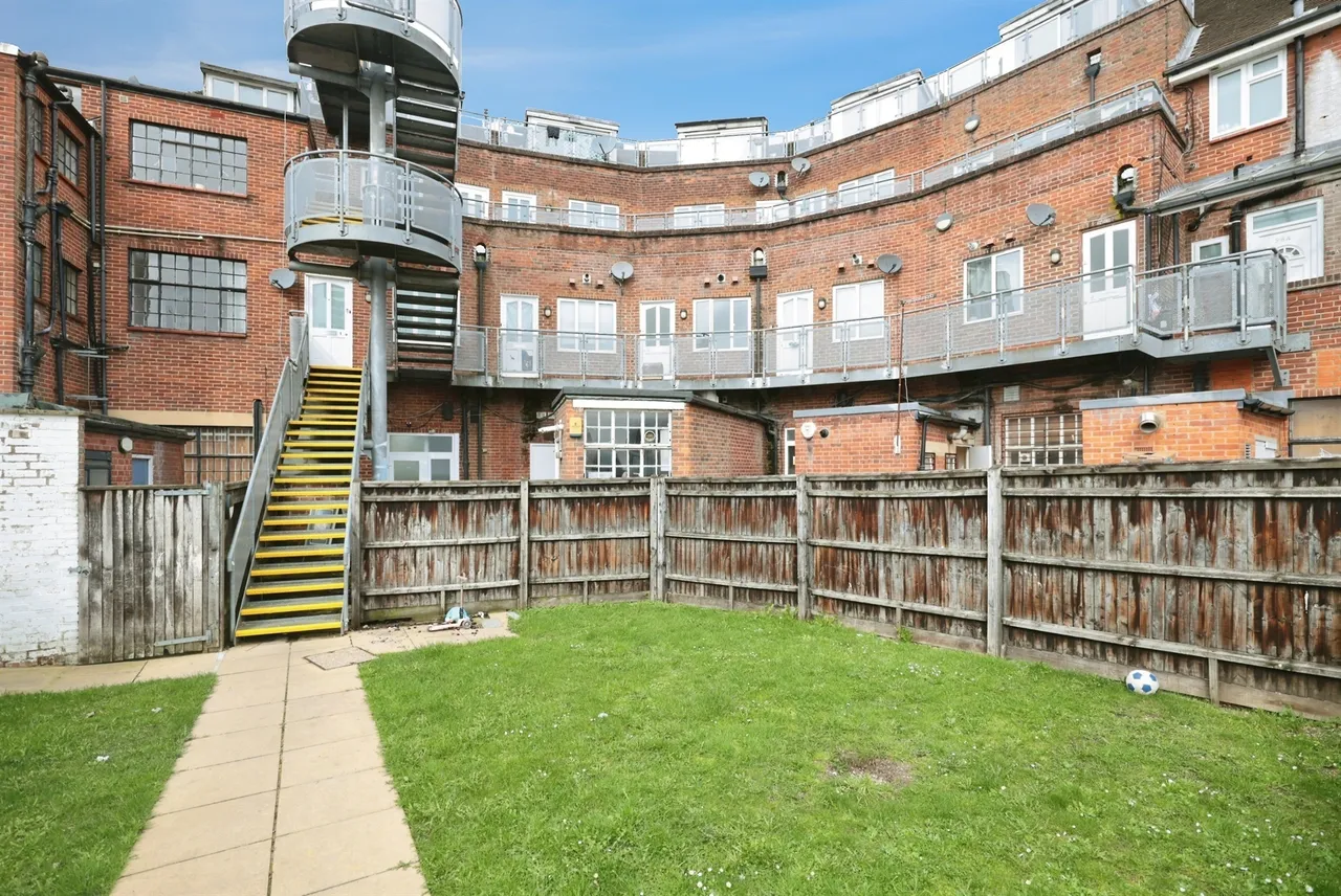 Easton Street, High Wycombe, HP11, photo 11