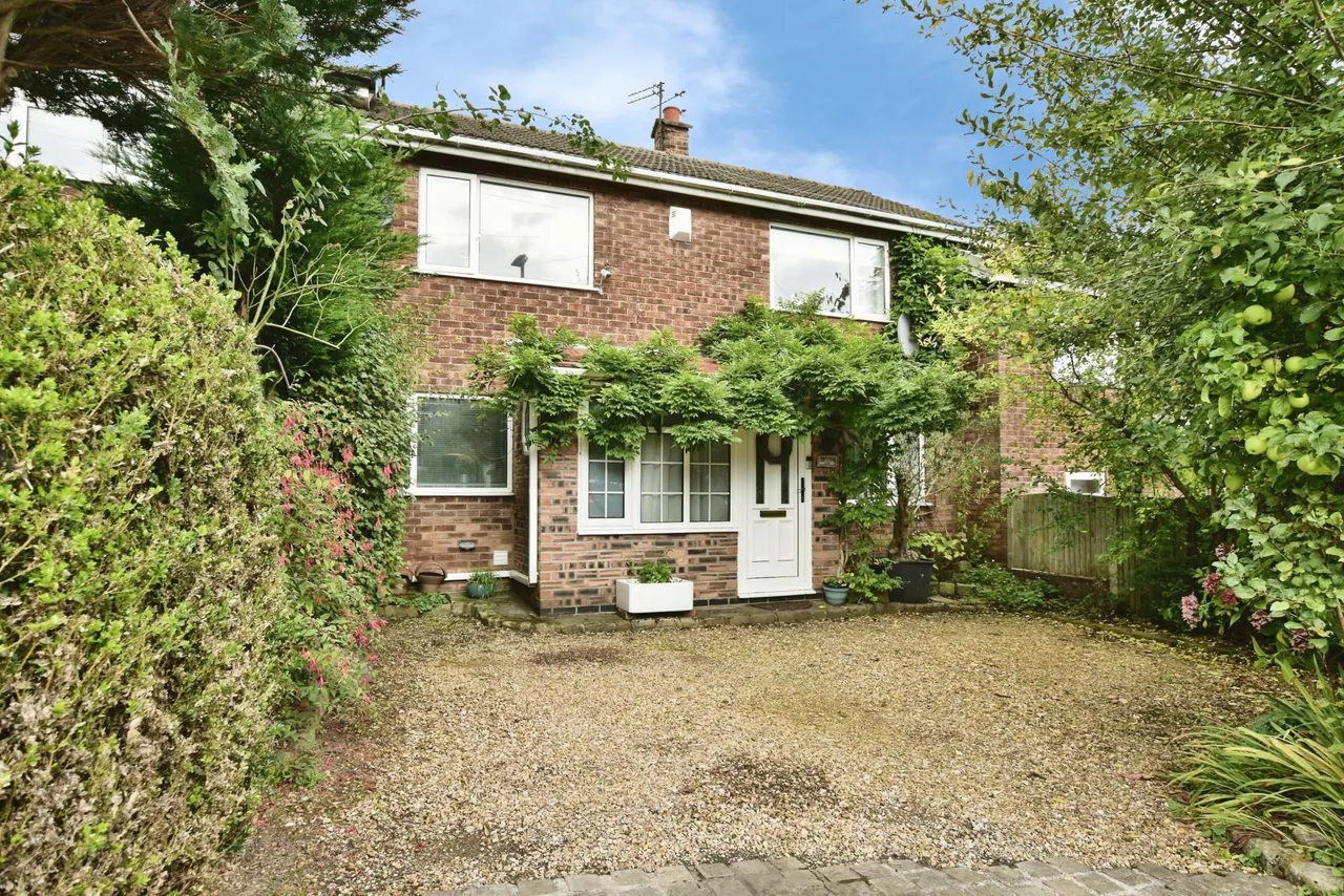 3 bed house for sale, Ivymeade Close, Macclesfield, SK11