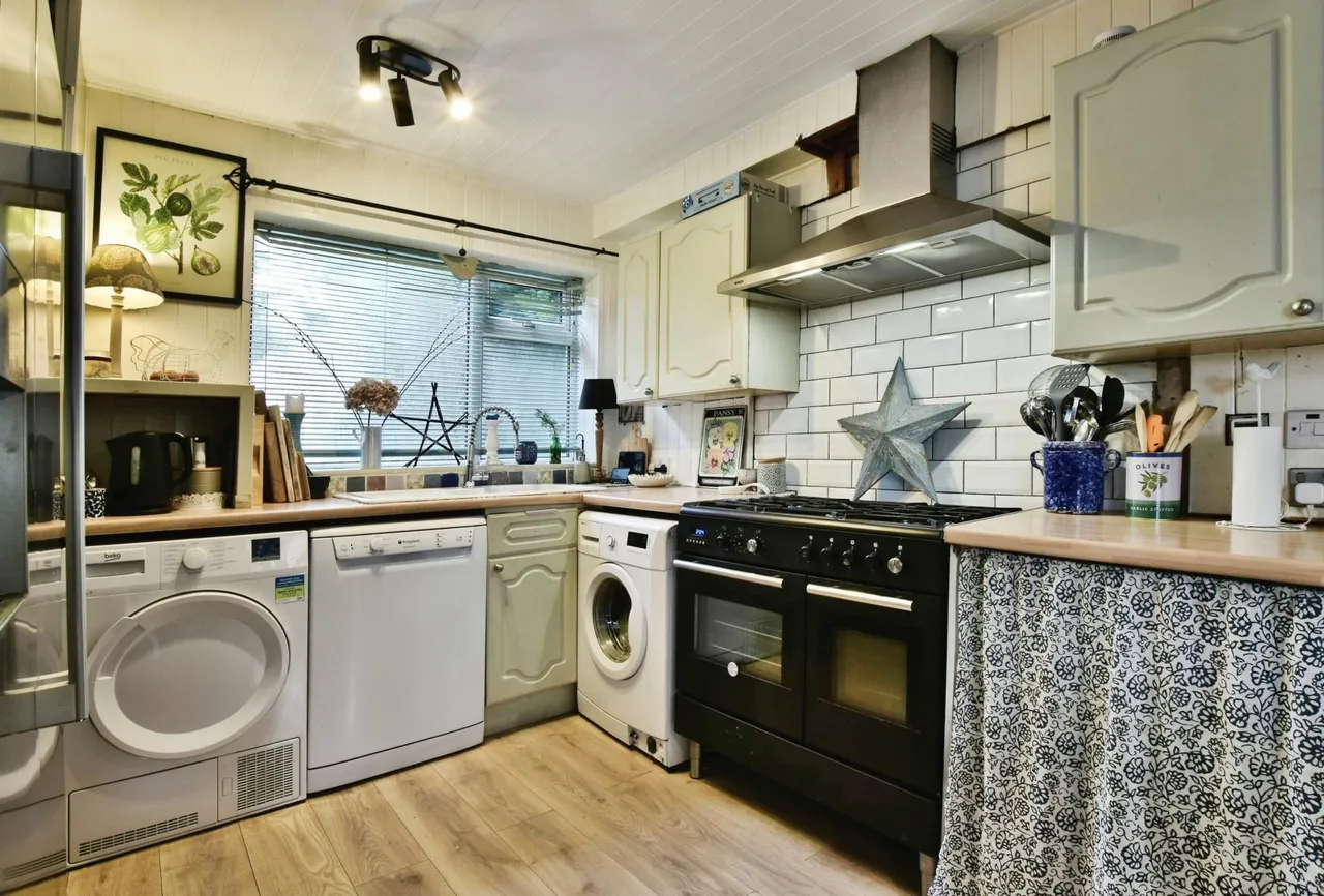 Ivymeade Close, Macclesfield, SK11, photo 6