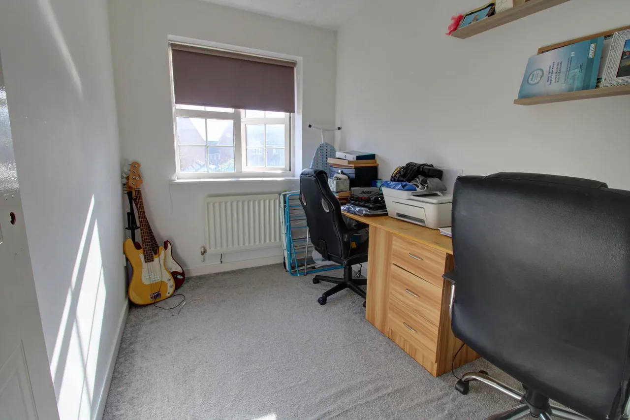 Nightingale Close, Stowmarket, IP14, photo 9