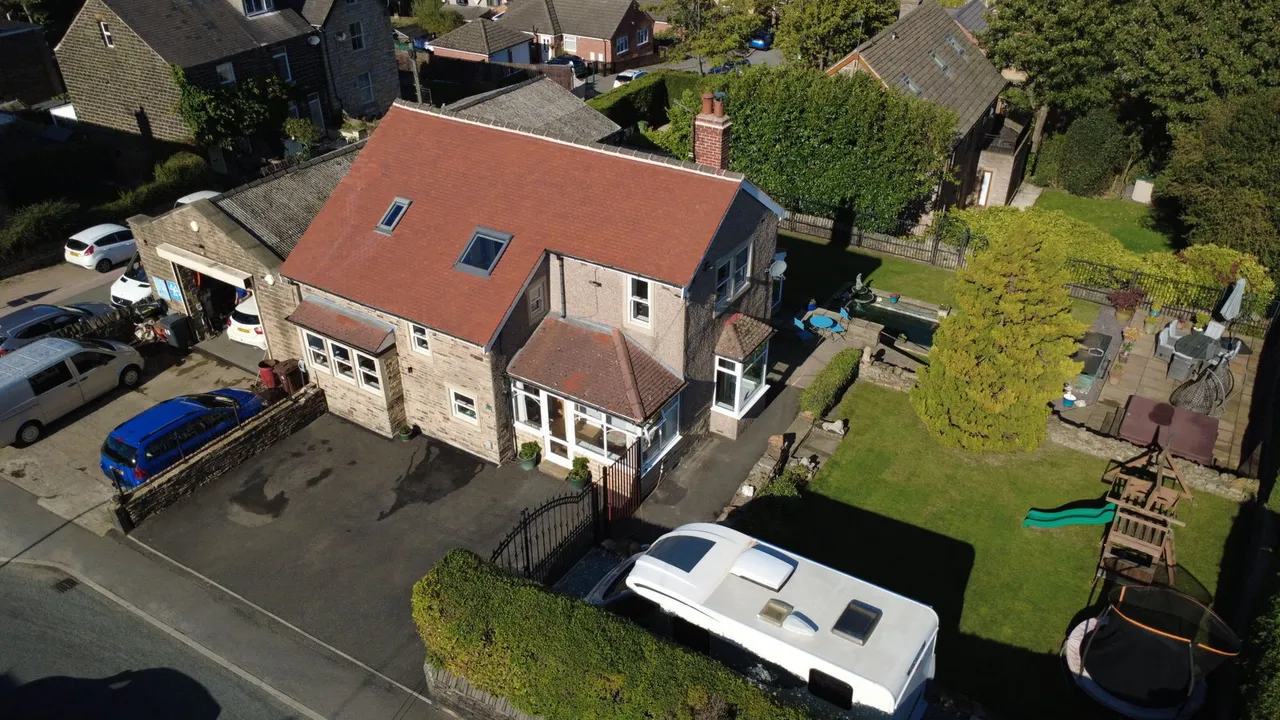 3 bed property for sale, Victoria Road, Stocksbridge