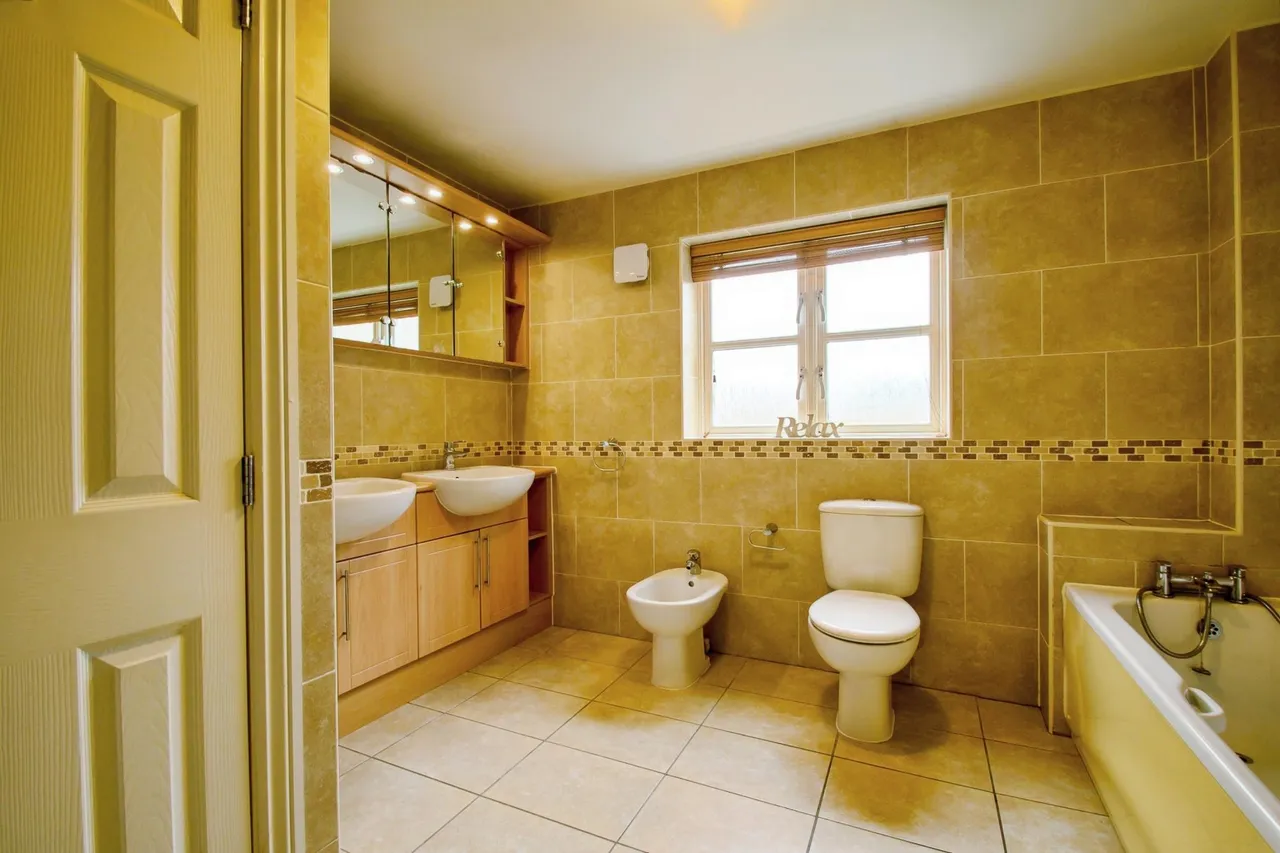 Clarendon Gardens, Bolton, BL7, photo 15