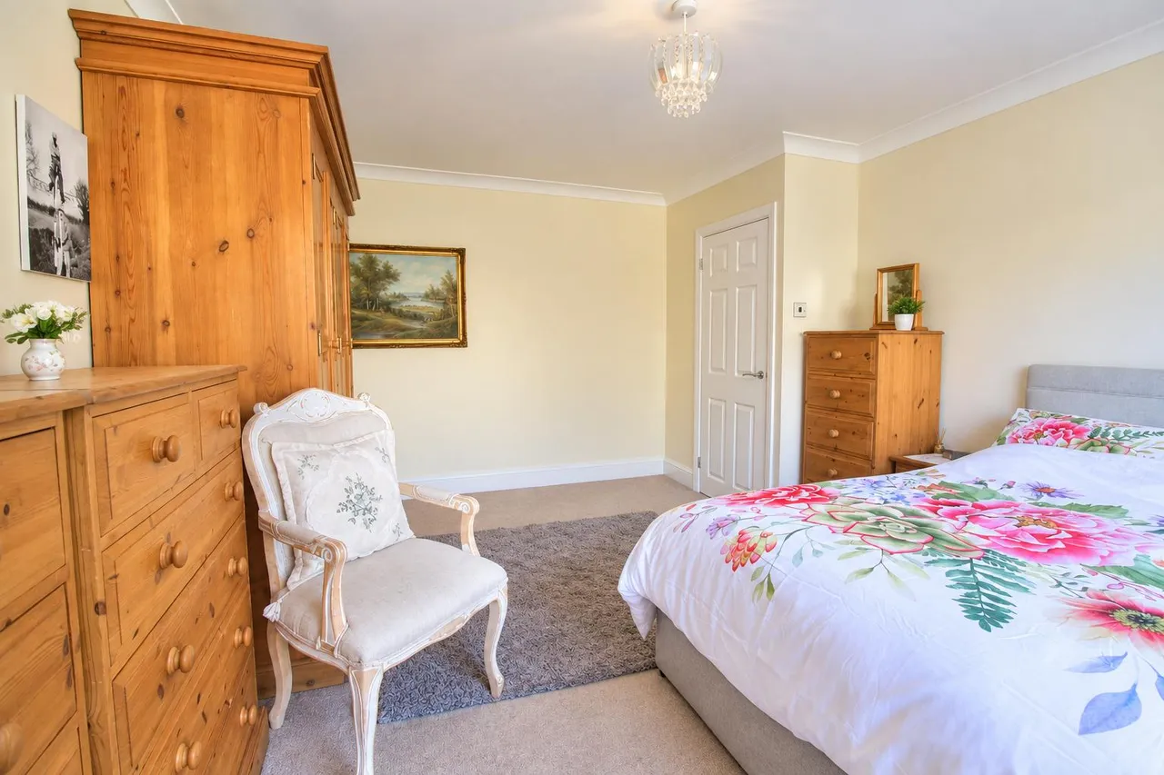 Essex Gardens, Stanford-le-hope, SS17, photo 3