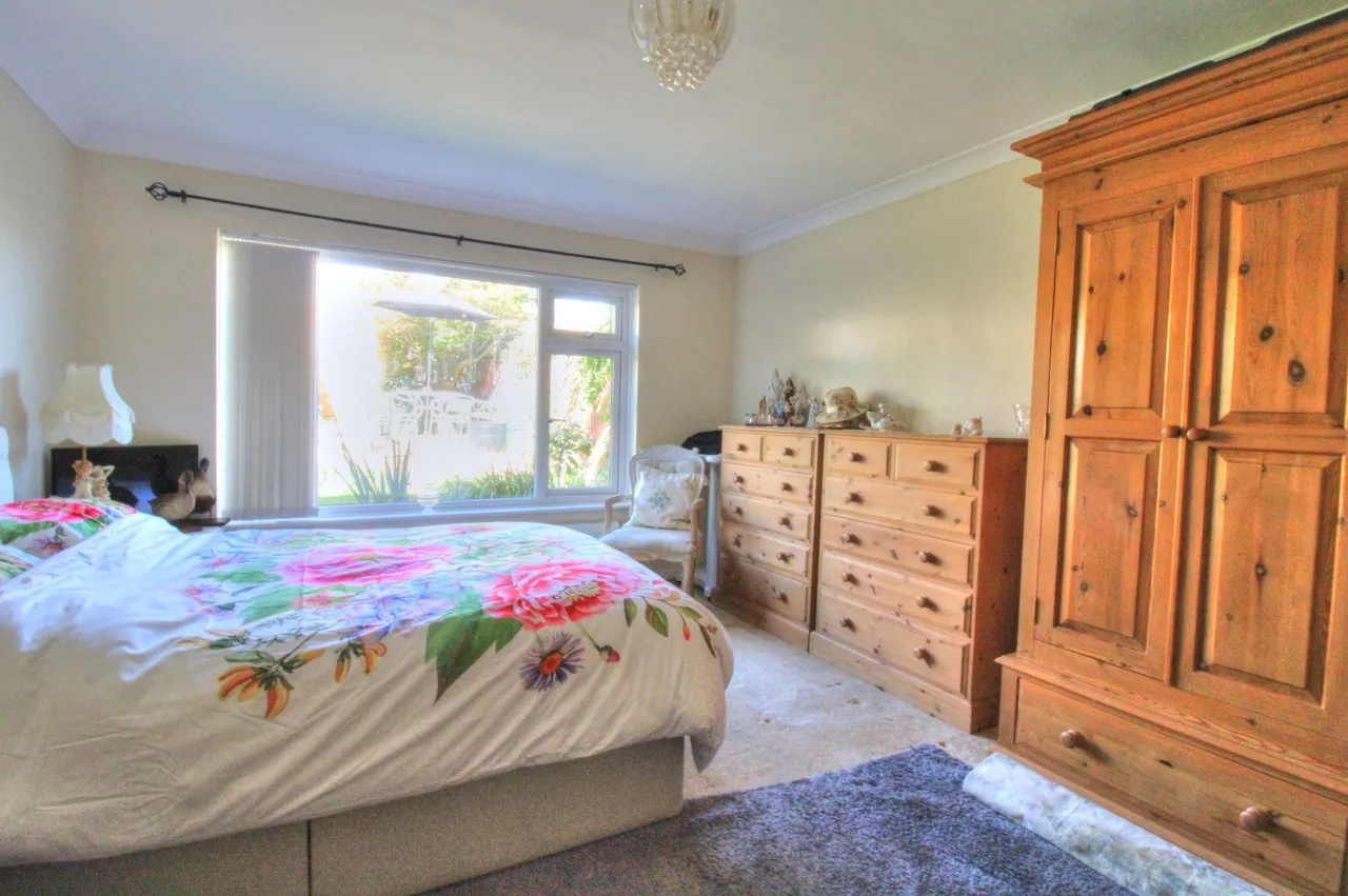 Essex Gardens, Stanford-le-hope, SS17, photo 4