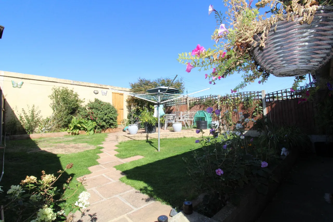 Essex Gardens, Stanford-le-hope, SS17, photo 12