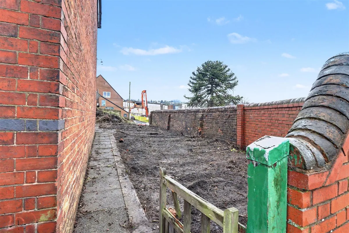 Slaney Street, Telford, TF2, photo 5