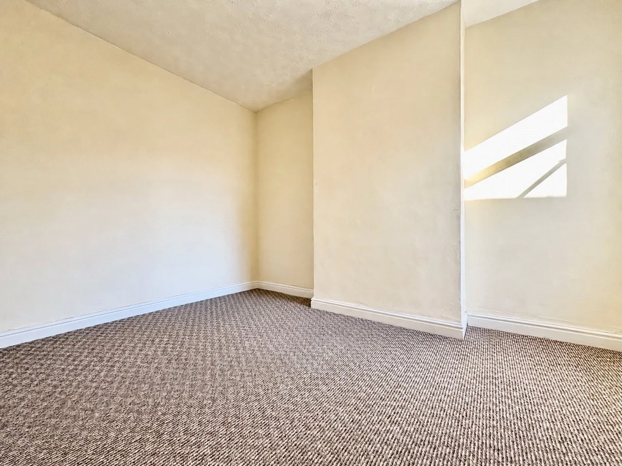 Regent Street, NUNEATON, Warwickshire, CV11, photo 15
