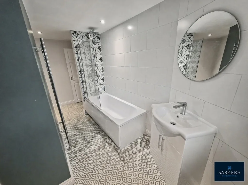 Bradford Road Birkenshaw, Bradford BD11 2AE, photo 10