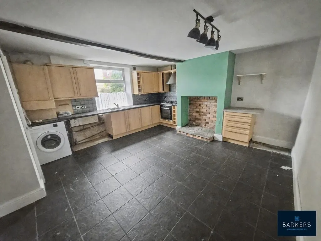 Bradford Road Birkenshaw, Bradford BD11 2AE, photo 3