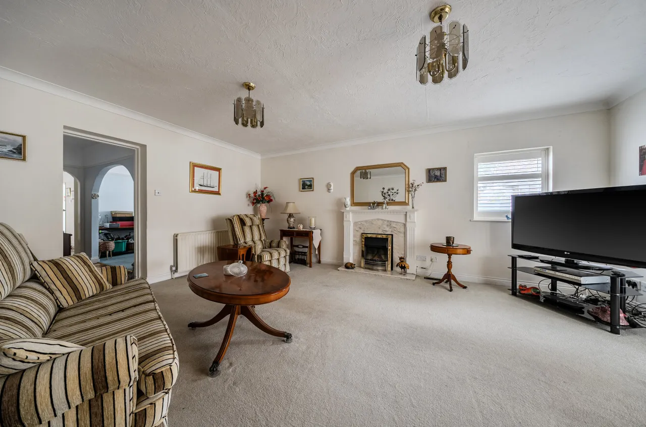 Reading Road South, Church Crookham, Fleet, Hampshire, GU52 6AB, photo 16