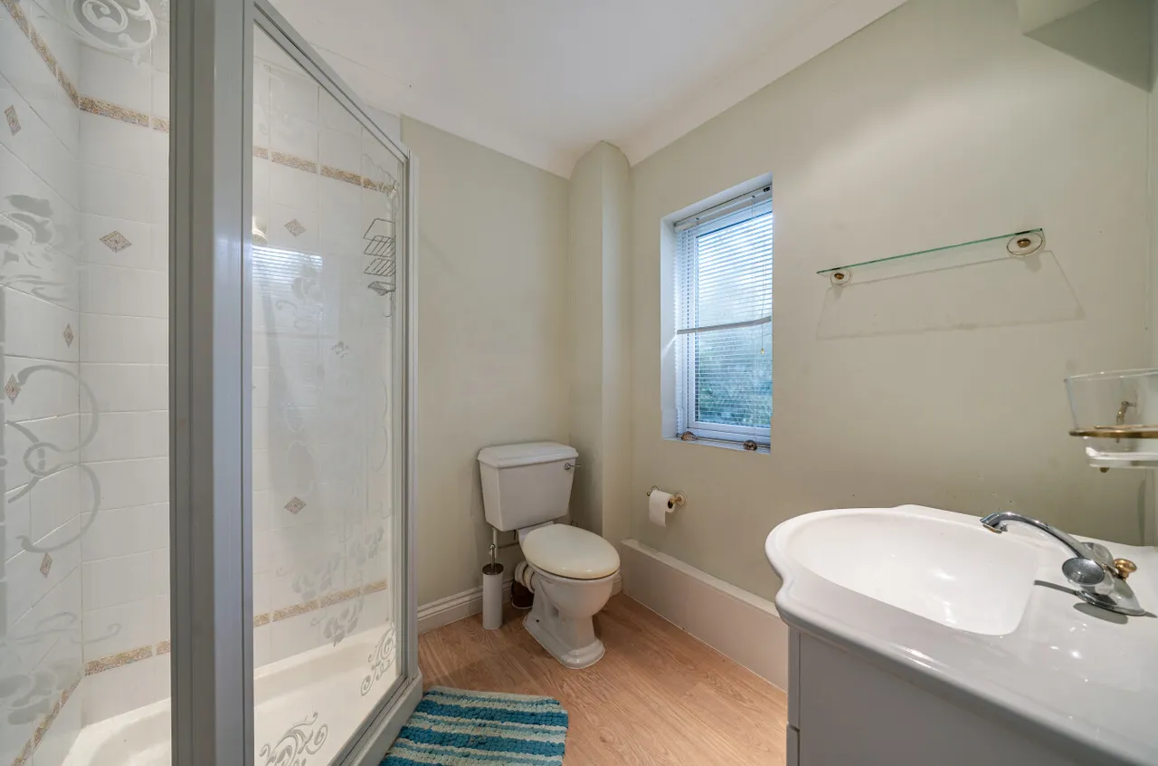Reading Road South, Church Crookham, Fleet, Hampshire, GU52 6AB, photo 14